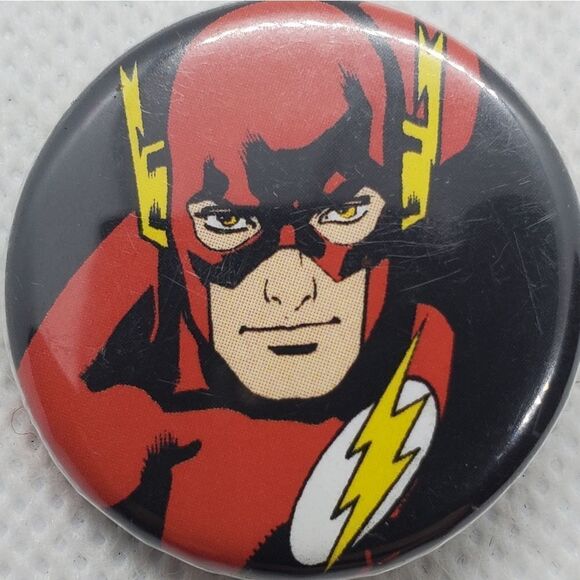 DC Comics The Flash Pin - Picture 3 of 4